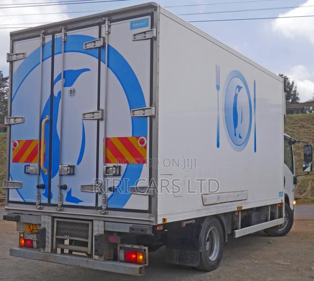 Isuzu Forward - thumbnail 4