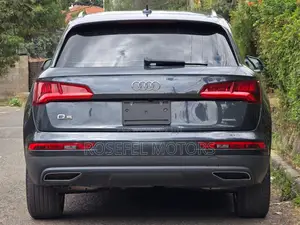 Audi Q5 2.0T Premium AWD quattro 2019 Gray