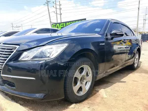 Toyota Crown 2018 Black