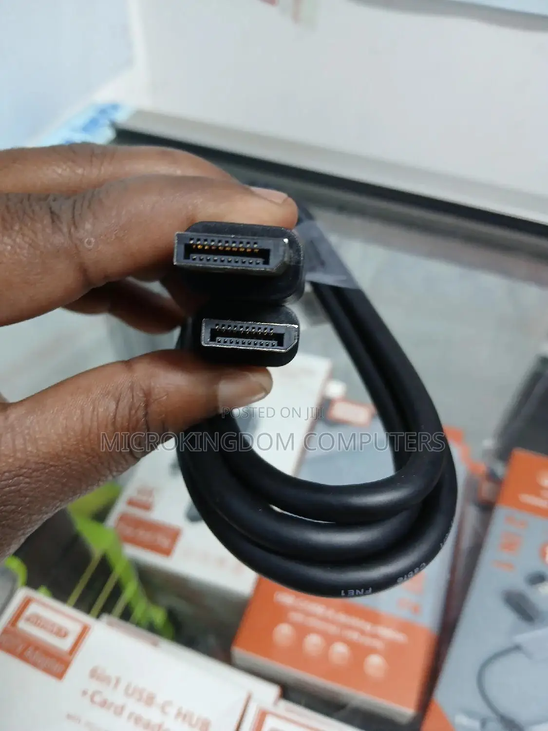 Display to Display Cable