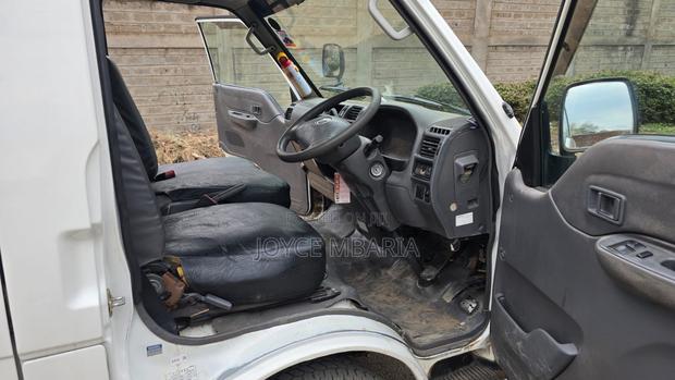 Mazda Bongo 2014 White - thumbnail 4