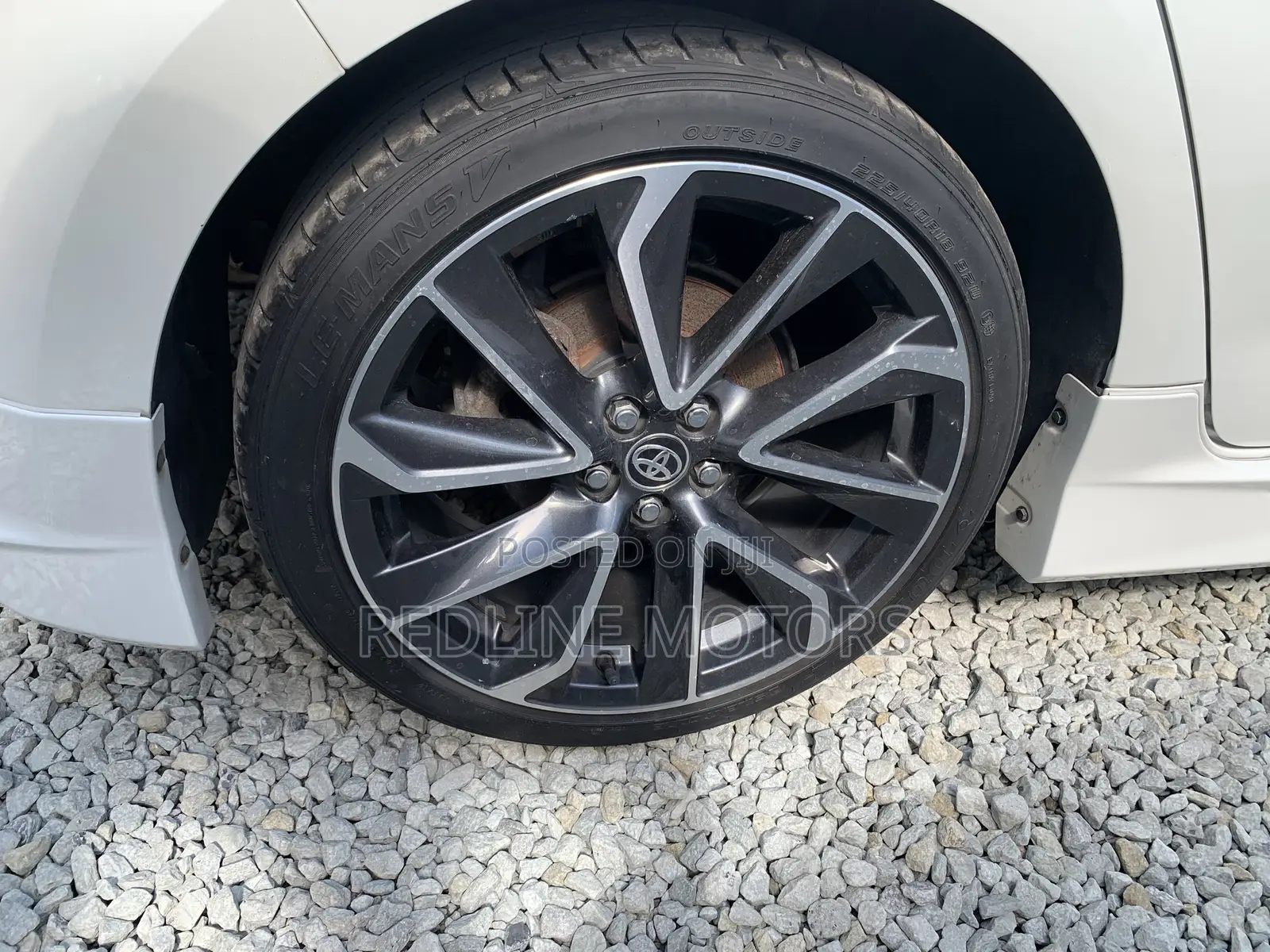 Toyota Corolla LE Eco (1.8L 4cyl 2A) 2018 White