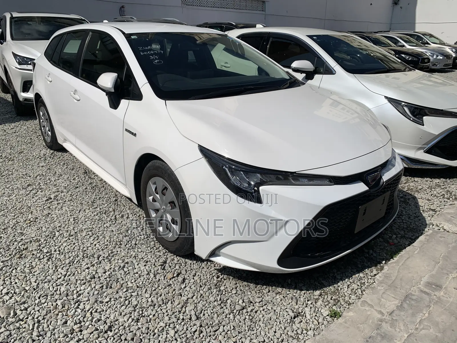 Toyota Corolla L (1.8L 4cyl 2A) 2018 Off white