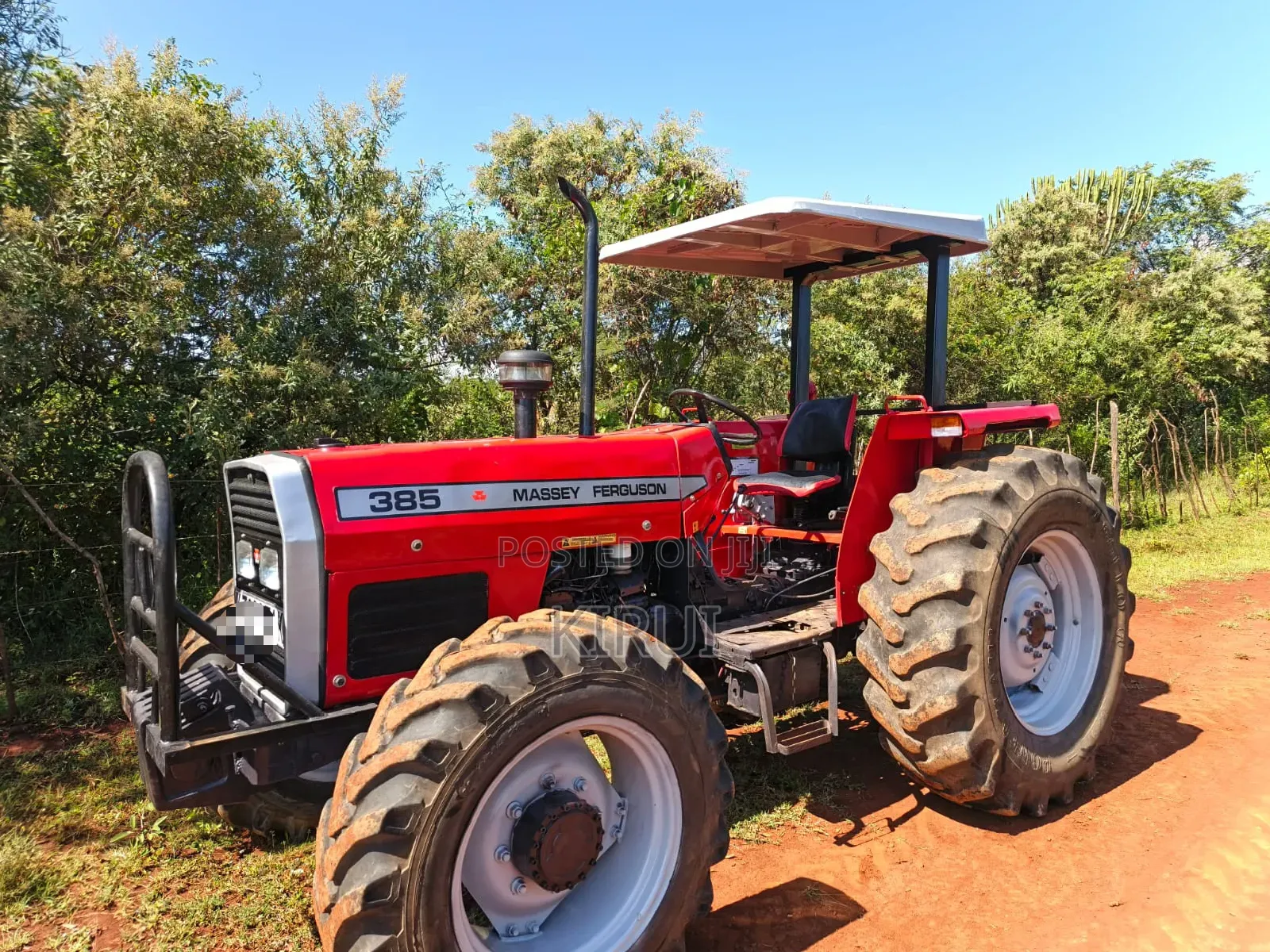 Massey Ferguson 385 Model 2014 Tractor