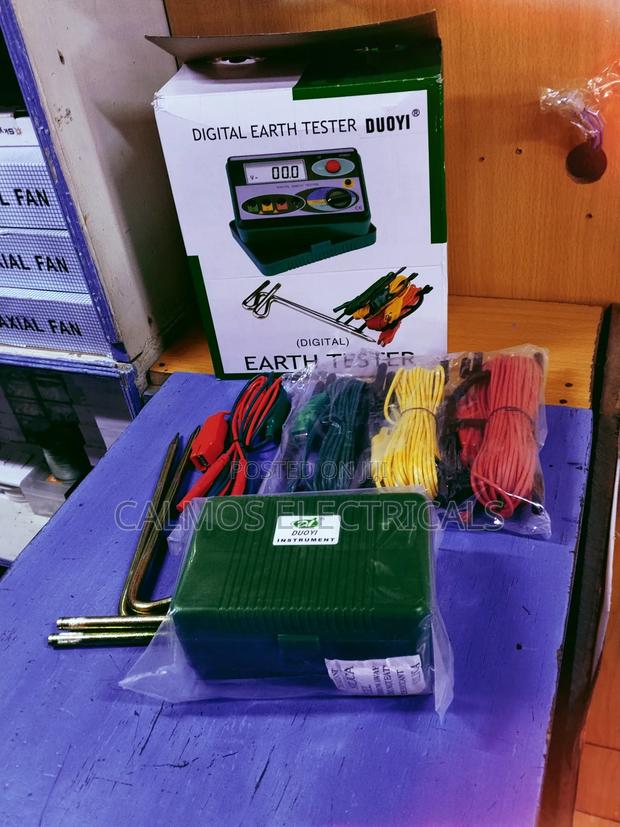 Digital Earth Resistance Tester - main view