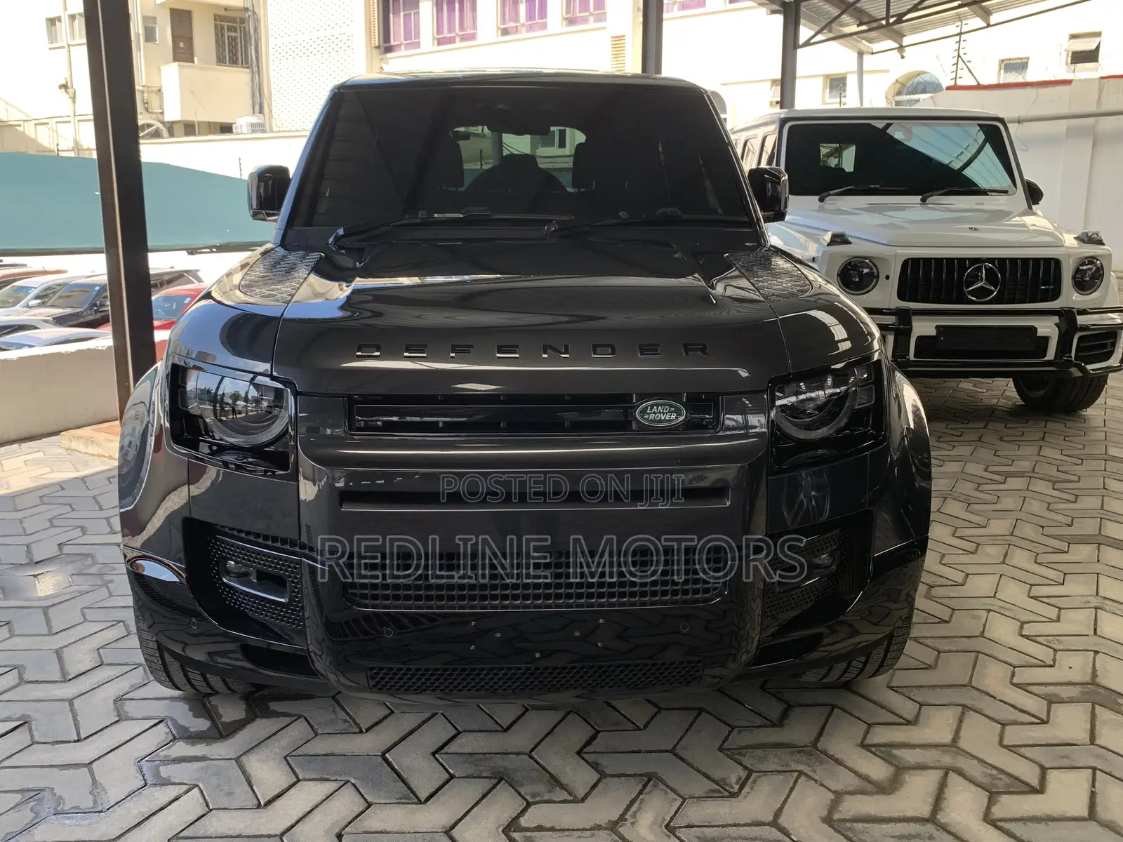 Land Rover Defender SE 2024 Black