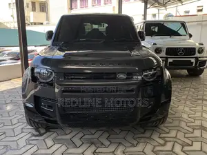 Land Rover Defender SE 2024 Black