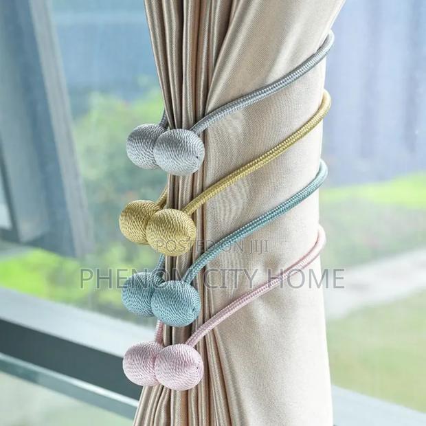 Magnetic Ball Curtain Tiebacks - thumbnail 3