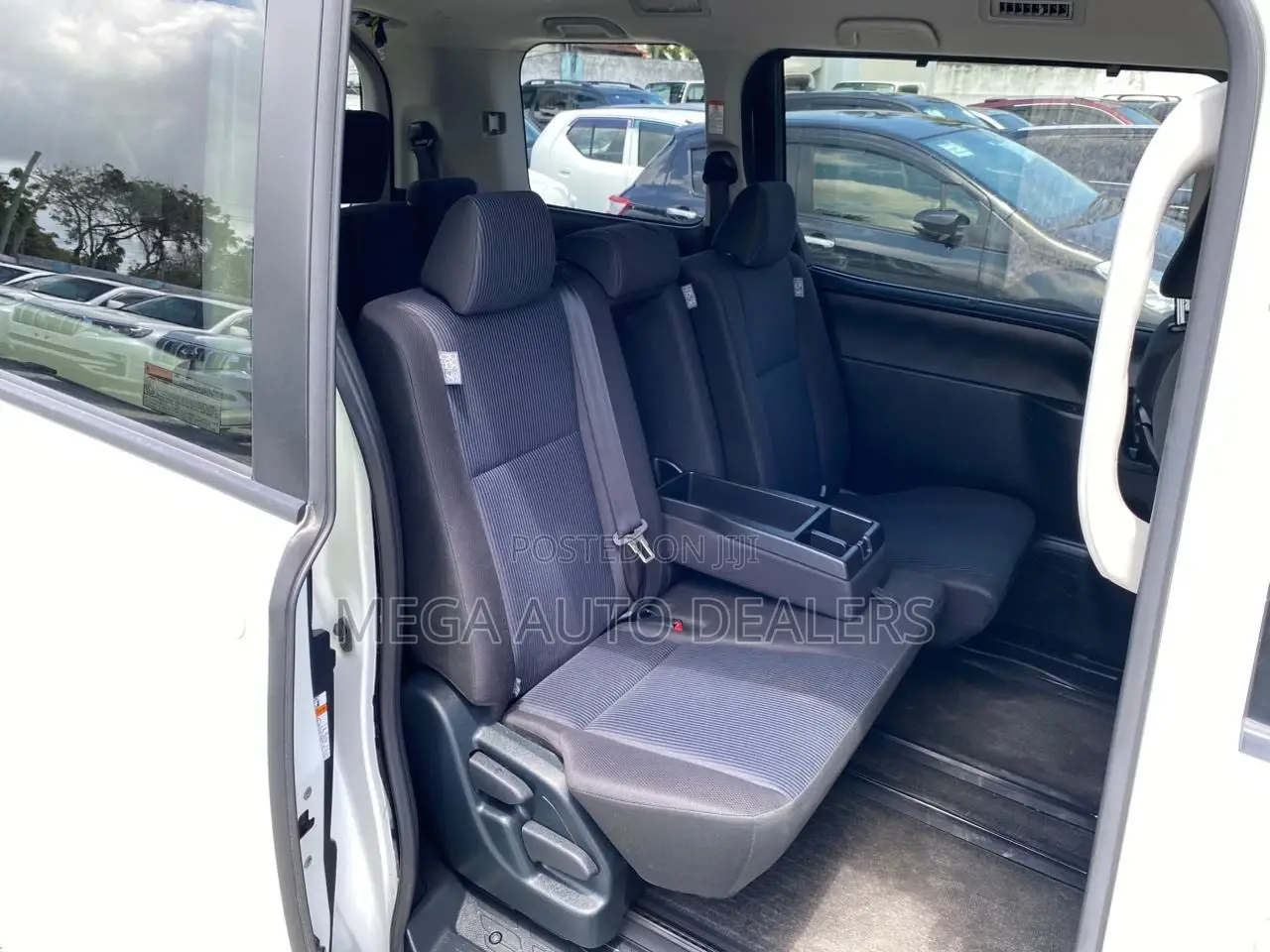 Toyota Voxy 2018 White