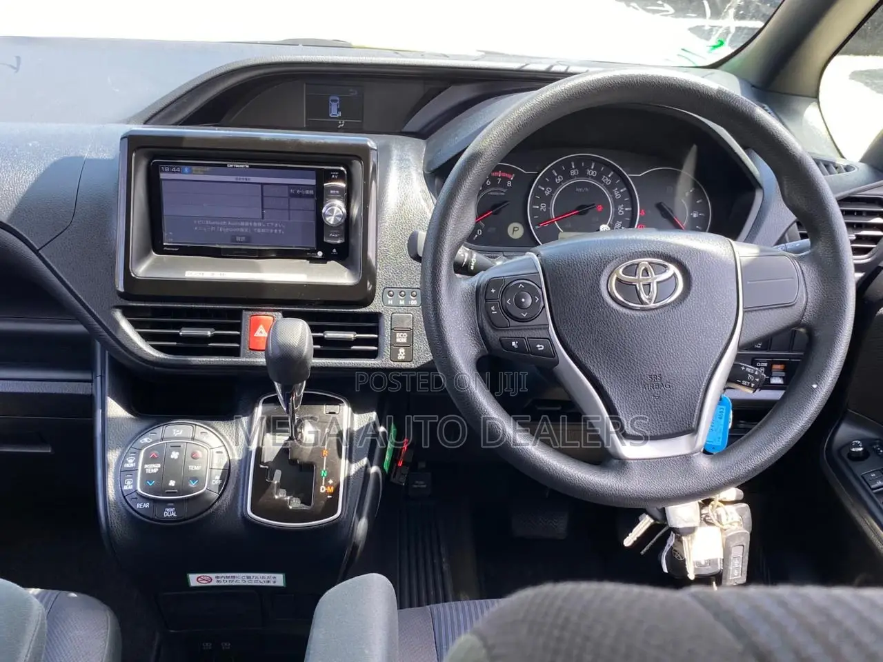 Toyota Voxy 2018 White