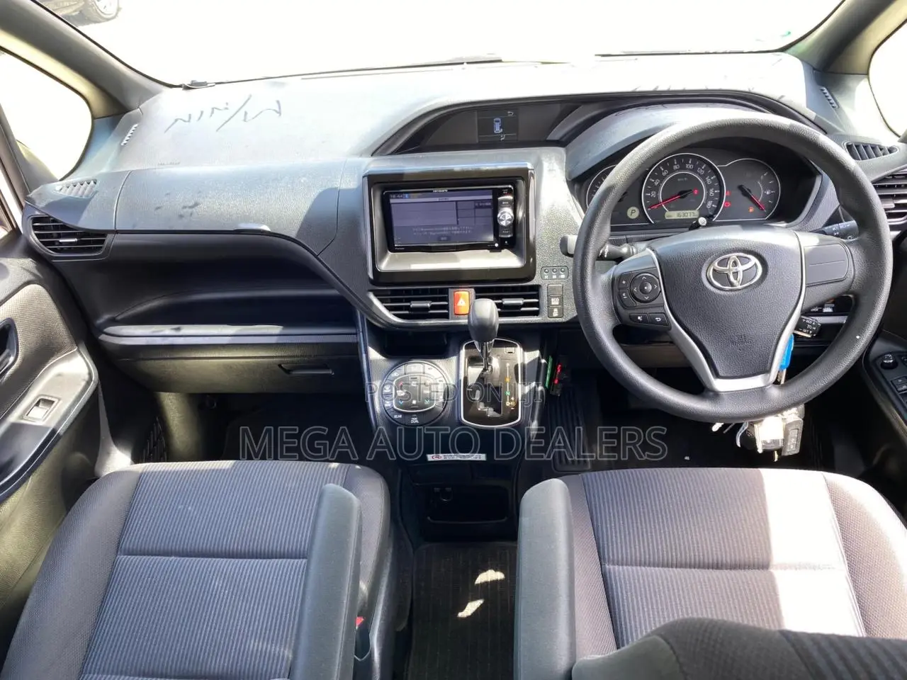 Toyota Voxy 2018 White
