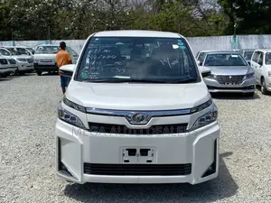 Toyota Voxy 2018 White