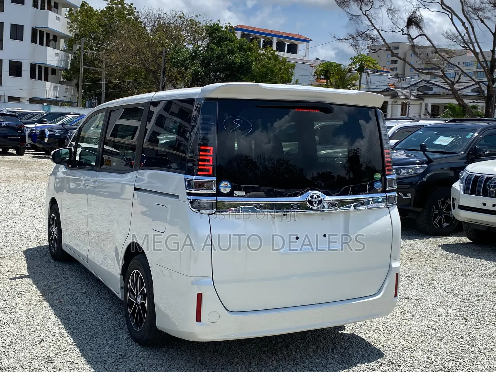Toyota Voxy 2018 White
