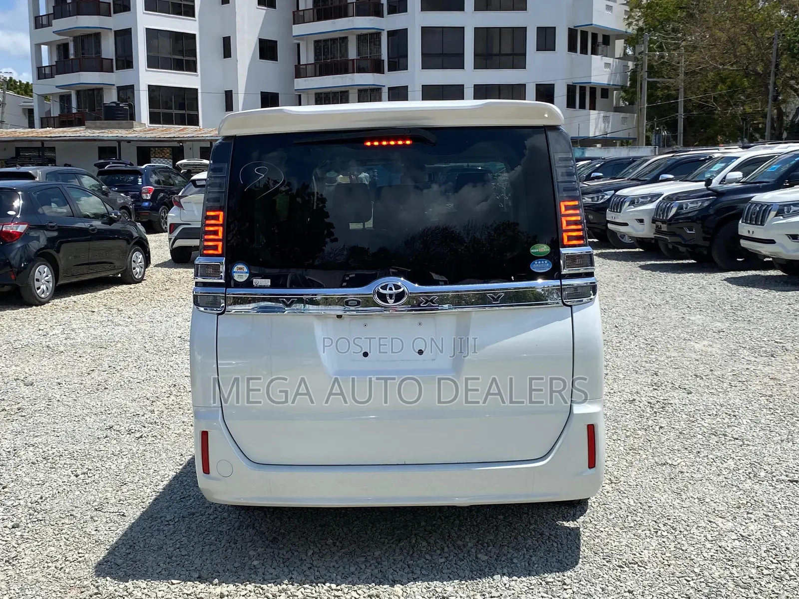 Toyota Voxy 2018 White