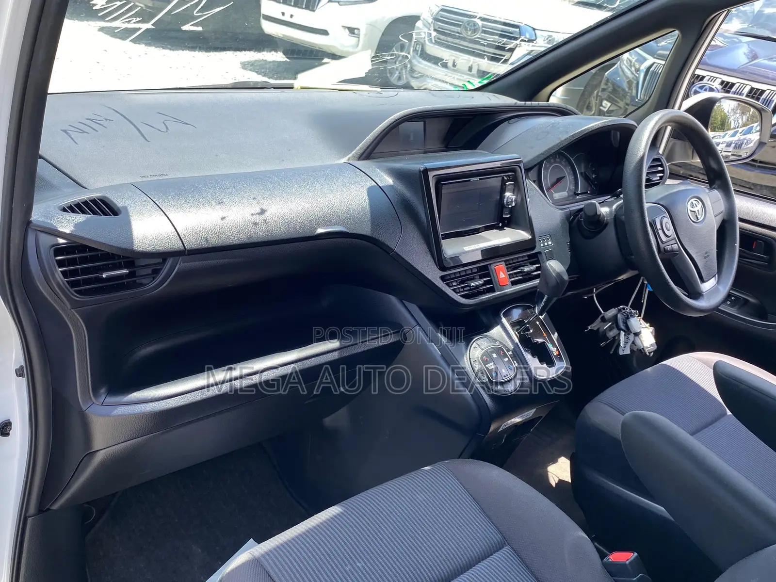 Toyota Voxy 2018 White