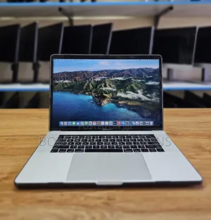 Laptop Apple MacBook Pro 2017 16GB Intel Core I7 SSD 256GB