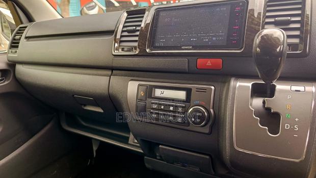 Toyota Grand HiAce 2019 White - thumbnail 14
