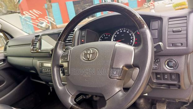 Toyota Grand HiAce 2019 White - thumbnail 12