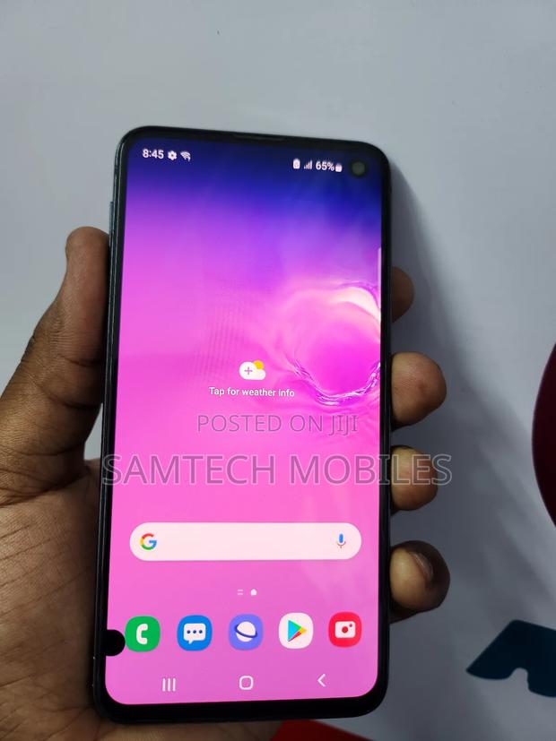 Samsung Galaxy S10e 128 GB Gray - thumbnail 5