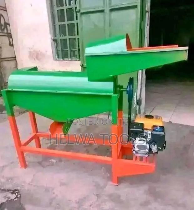 Complete Maize Sheller With Engine - main view