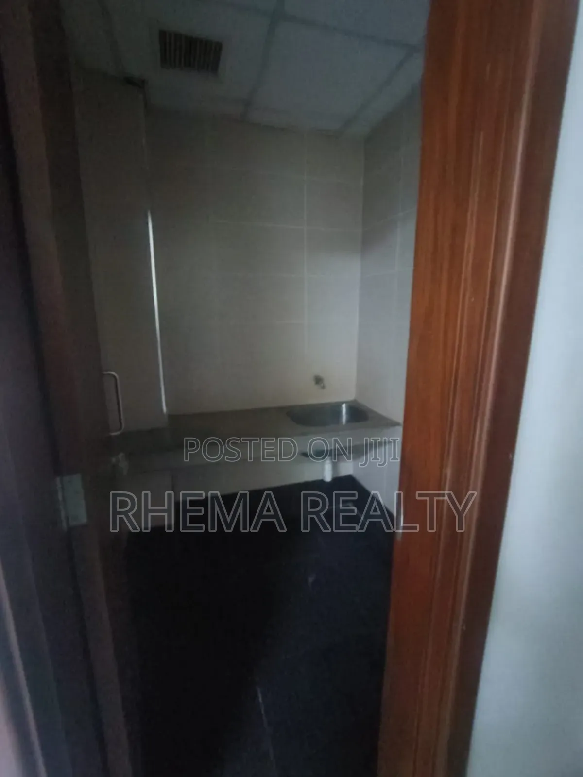 Huge Spacious Office Available