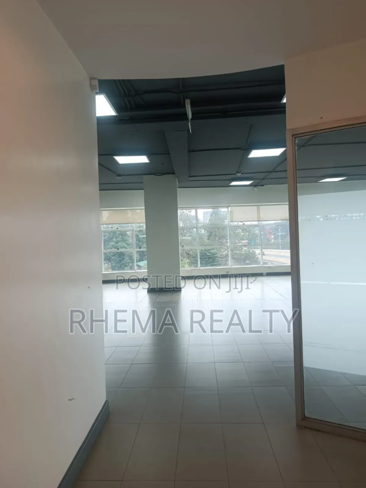 Huge Spacious Office Available