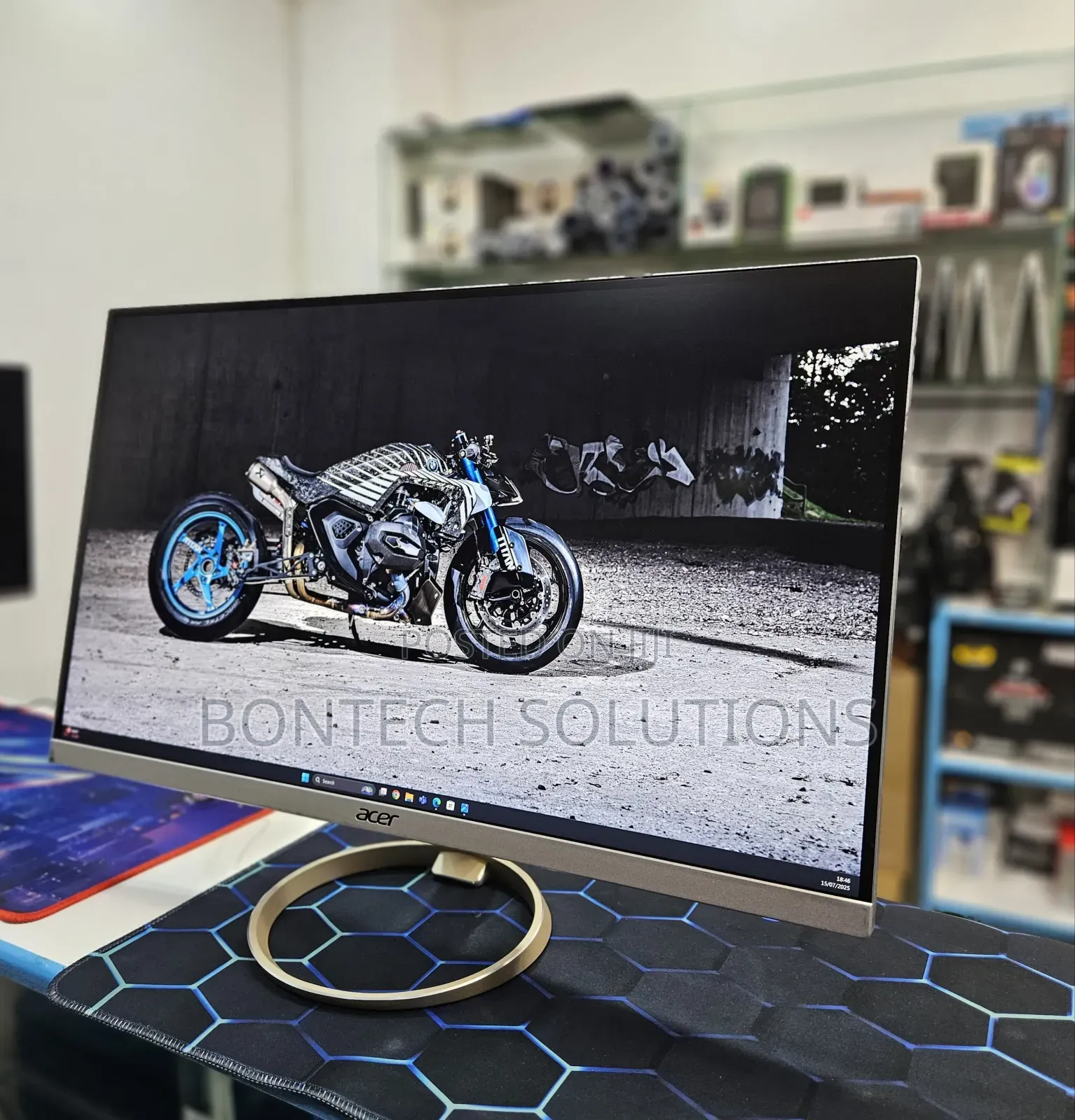 Acer H277hk
27 Inch Edge to Edge
