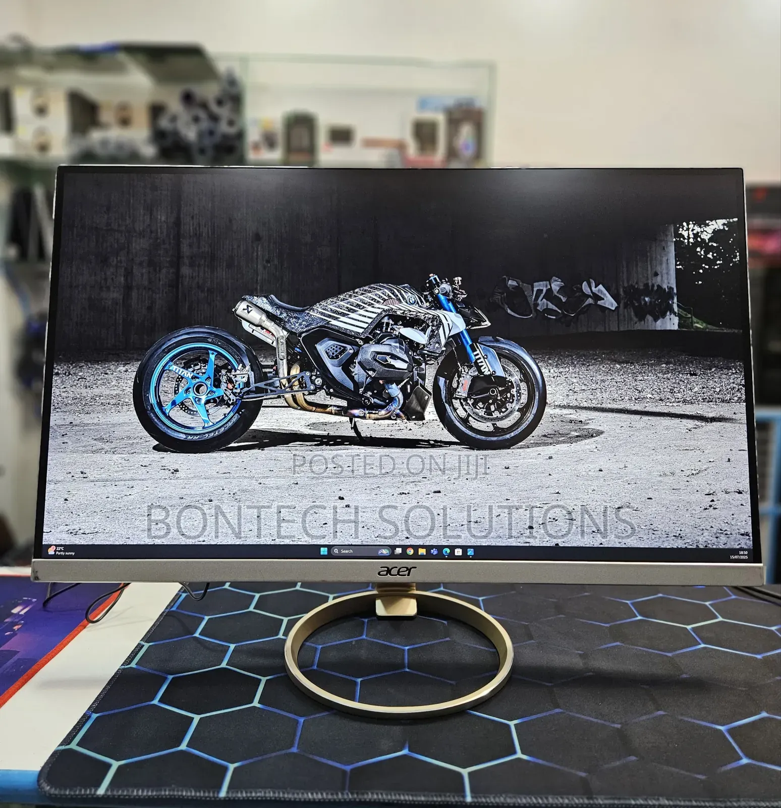 Acer H277hk
27 Inch Edge to Edge