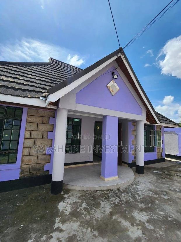 3bdrm Bungalow in Fahari Stage, Utawala for rent