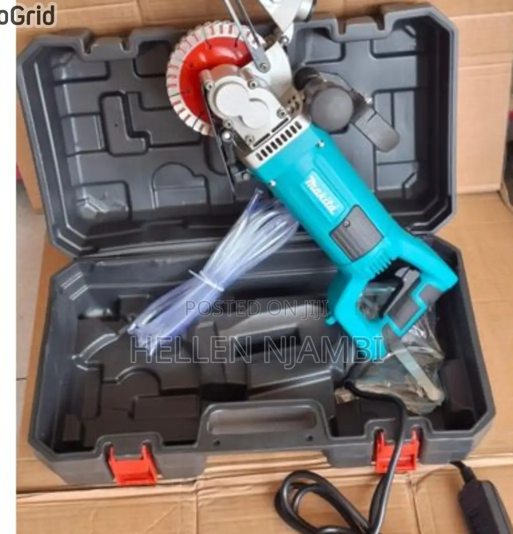 Makita 1400w Corded Wall Chaser