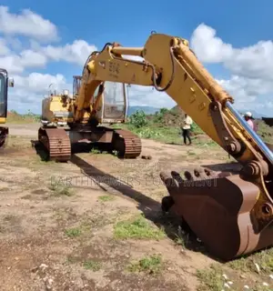 Excavators (Crawler And Wheeled) For Hire