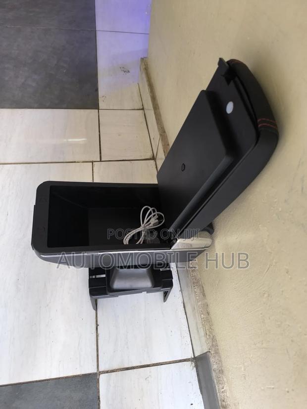 Order Online Car Amrest With 7 Usb Ports - thumbnail 2
