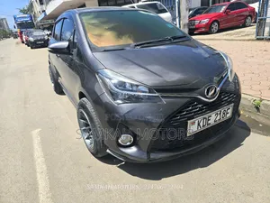 Toyota Vitz 2015 Gray