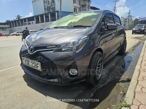 Toyota Vitz 2015 Gray