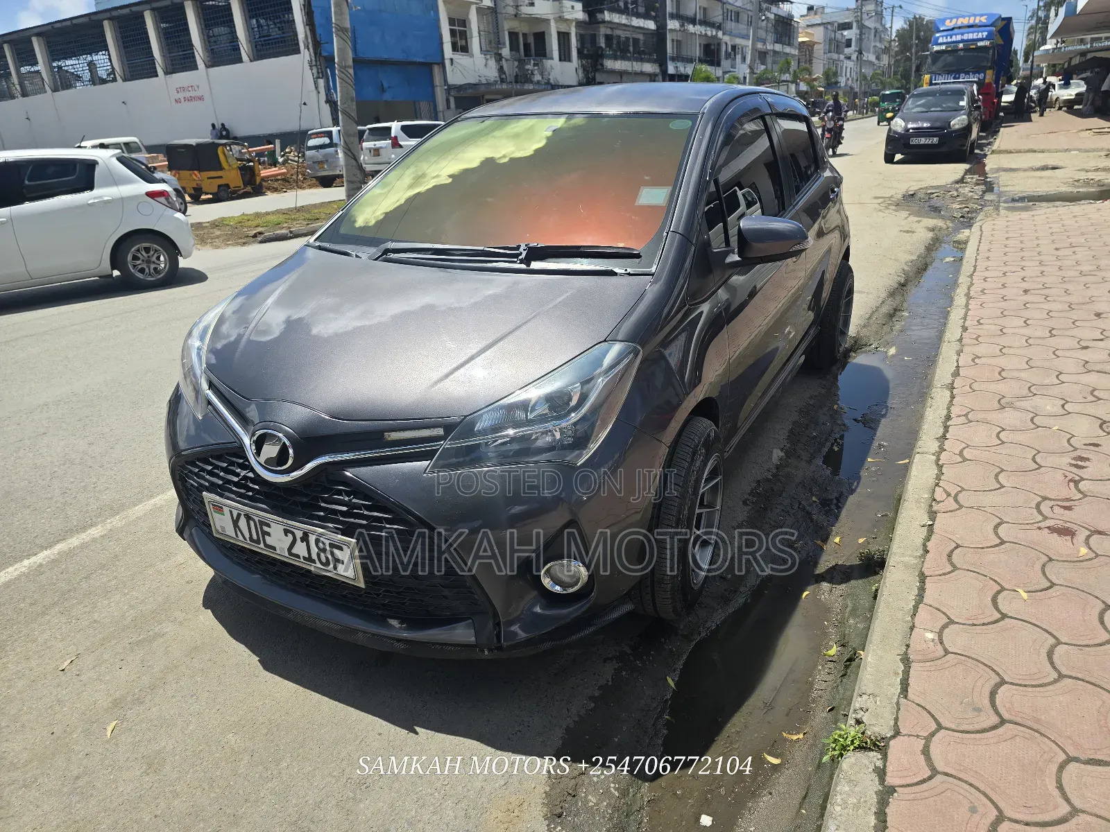 Toyota Vitz 2015 Gray