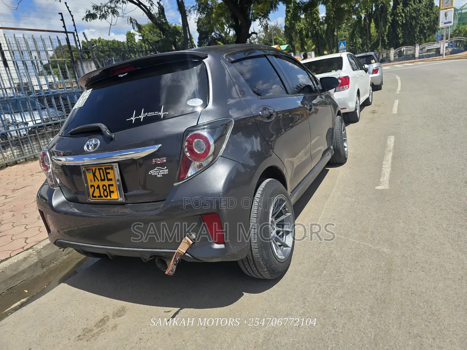 Toyota Vitz 2015 Gray