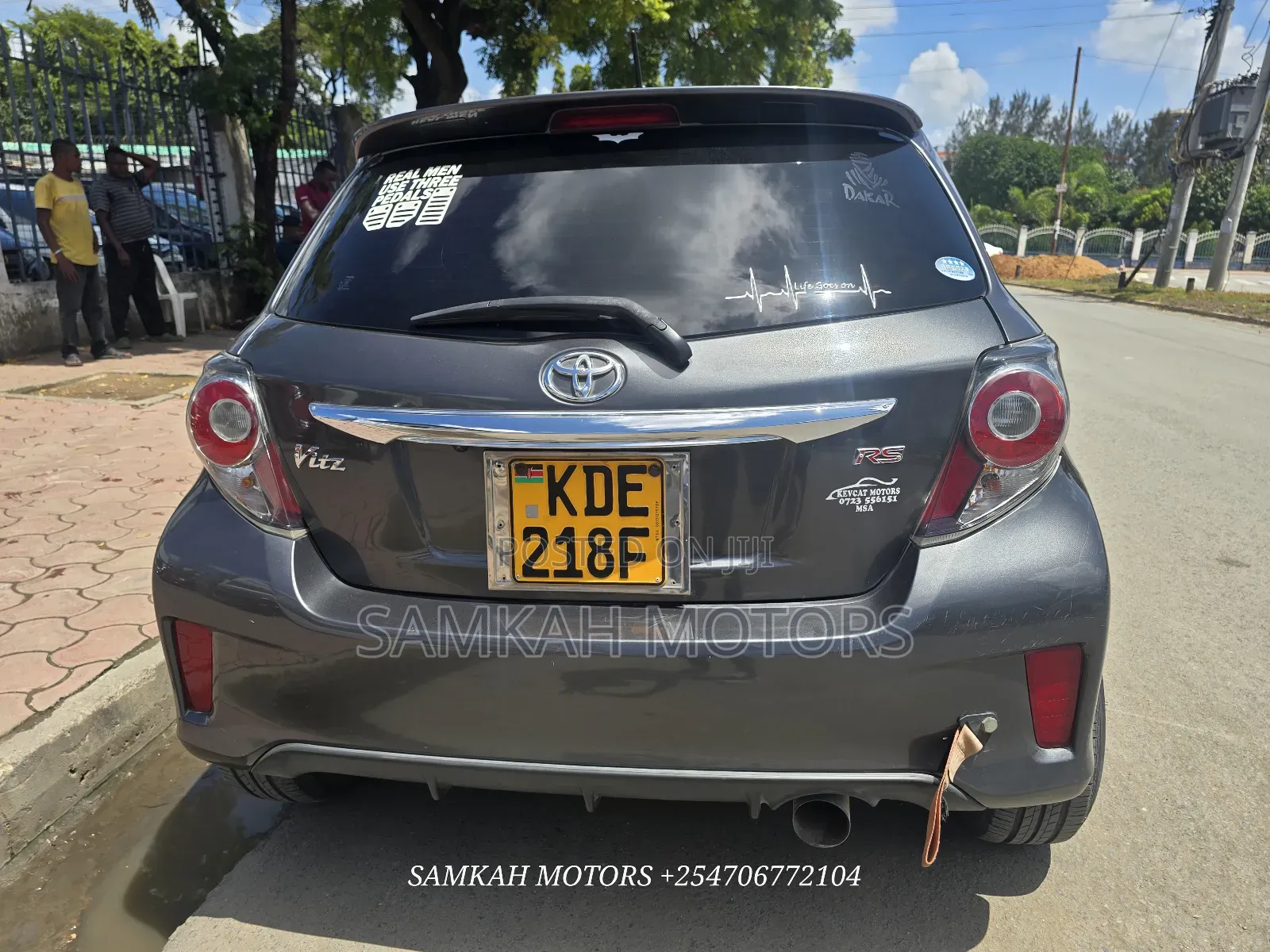 Toyota Vitz 2015 Gray