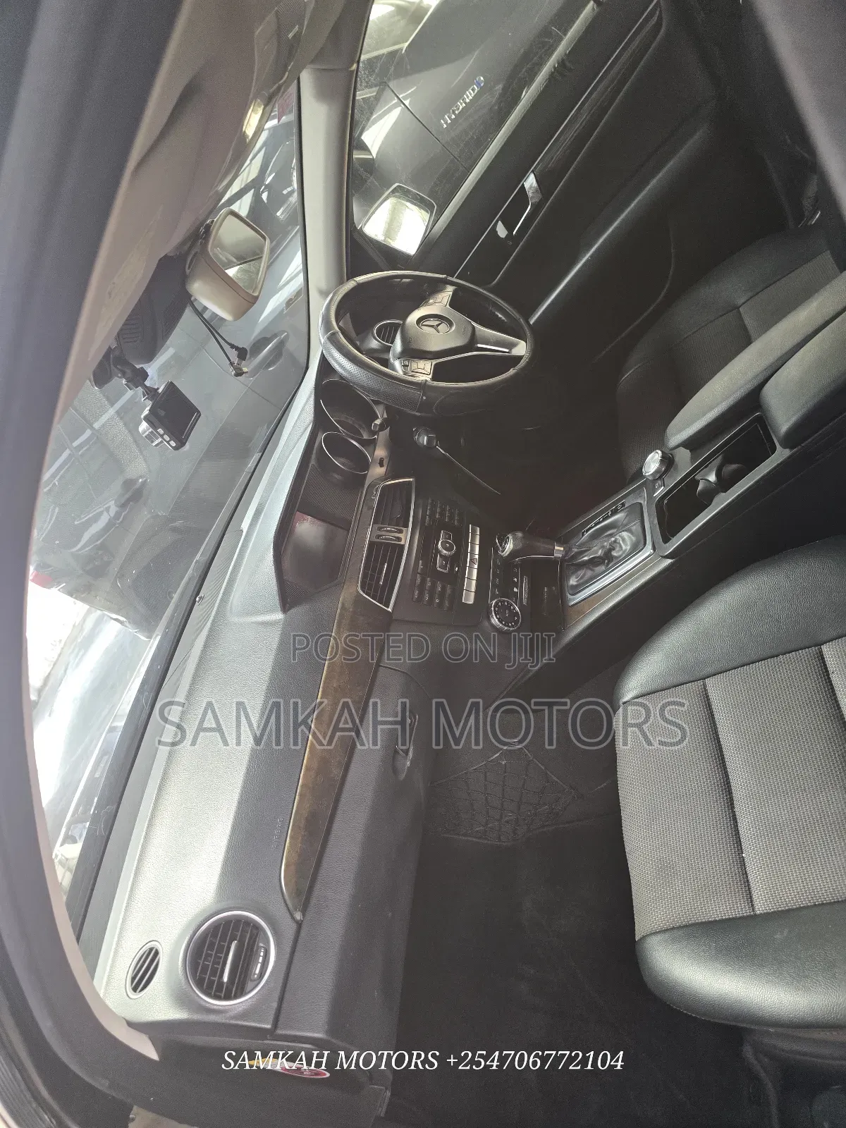 Mercedes-Benz C200 2012 Black