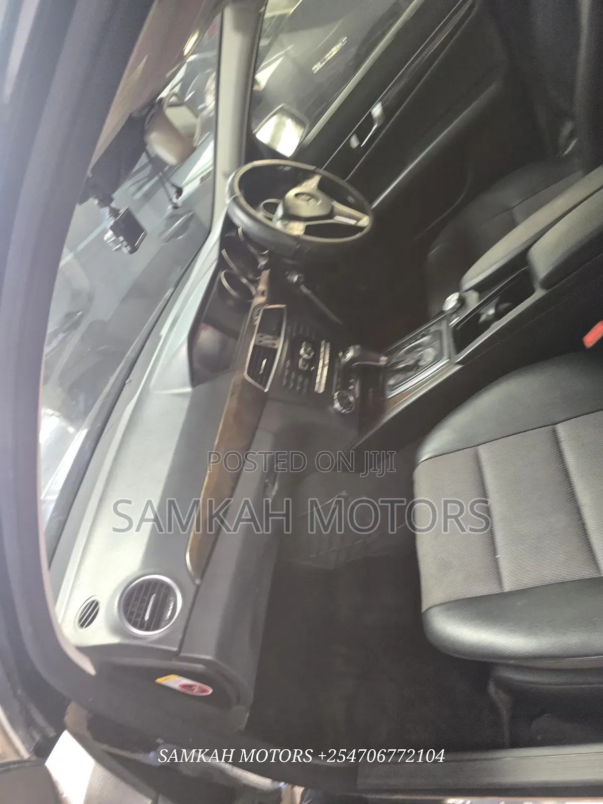 Mercedes-Benz C200 2012 Black