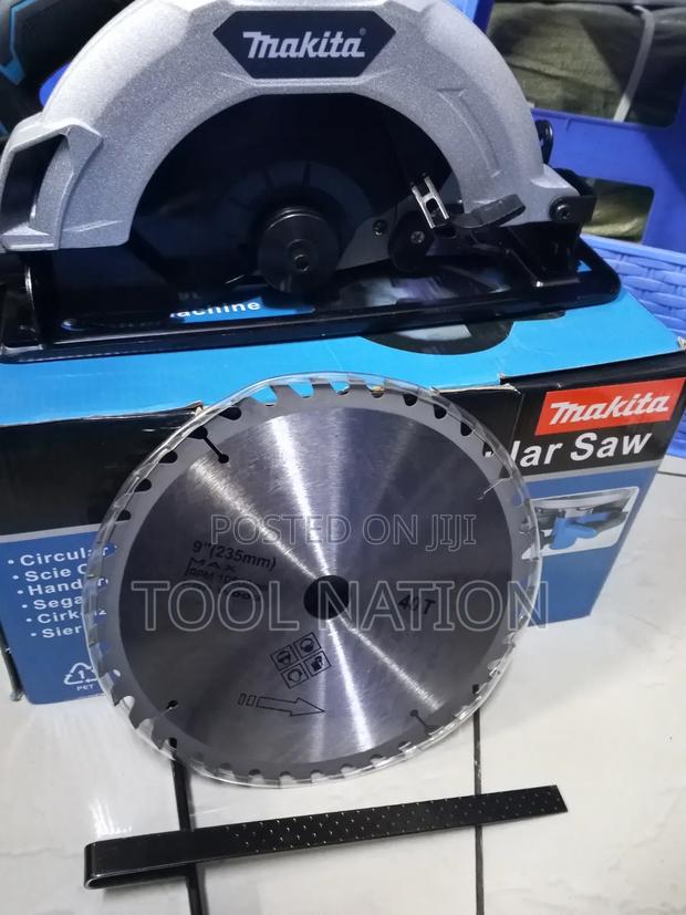 9inch Makita Circular Saw