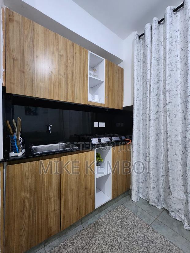 Air BNB - Bed Sitter (Studio) - thumbnail 8