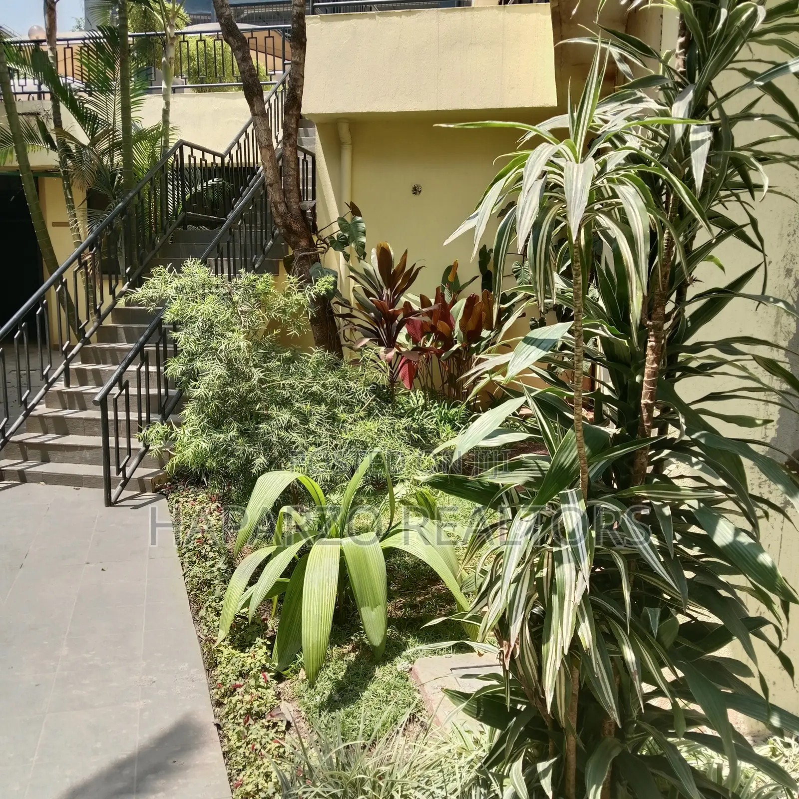 To Let: Office Space Along Lantana Road