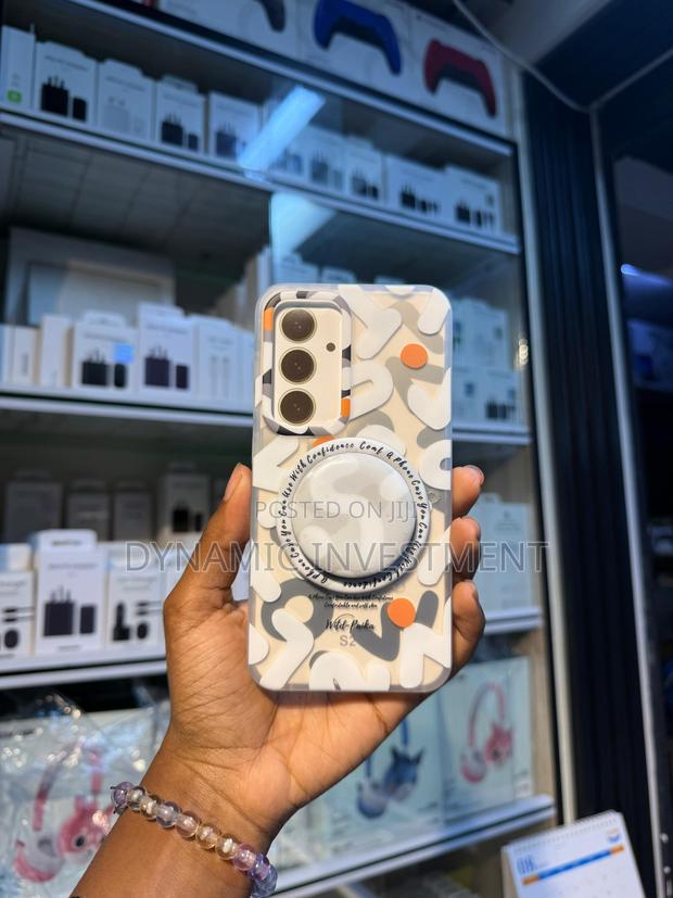 Samsung Galaxy S24 Ultra Geometric Graffiti Shockproof Magsafe Case - main view