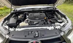 Toyota Hilux Revo Double Cab Deisel 2.4 AWD 2022 White