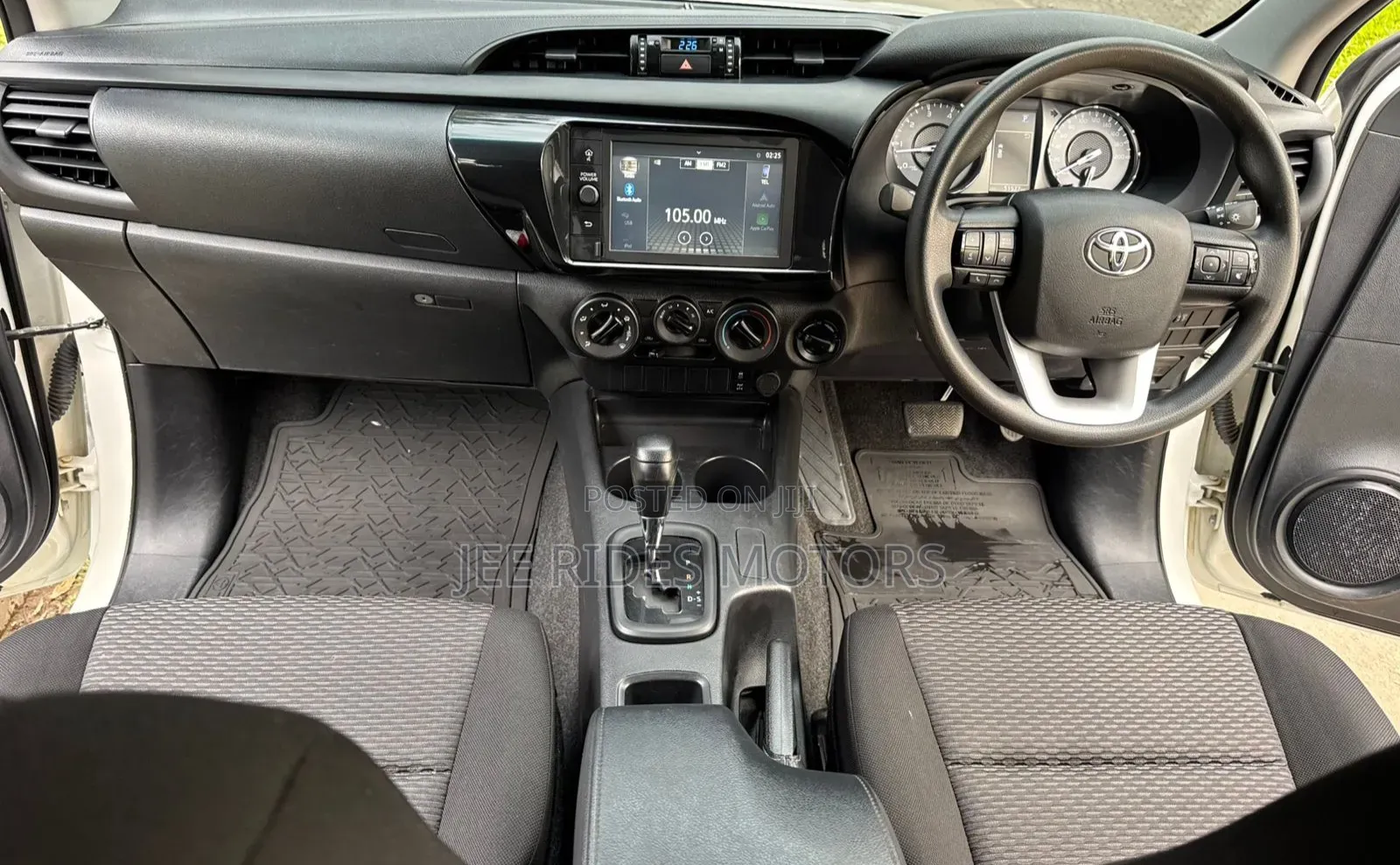 Toyota Hilux Revo Double Cab Deisel 2.4 AWD 2022 White