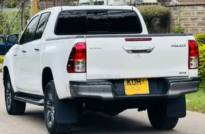 Toyota Hilux Revo Double Cab Deisel 2.4 AWD 2022 White