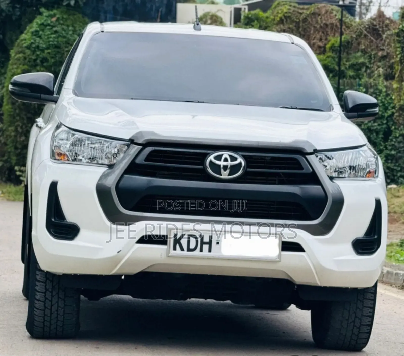 Toyota Hilux Revo Double Cab Deisel 2.4 AWD 2022 White