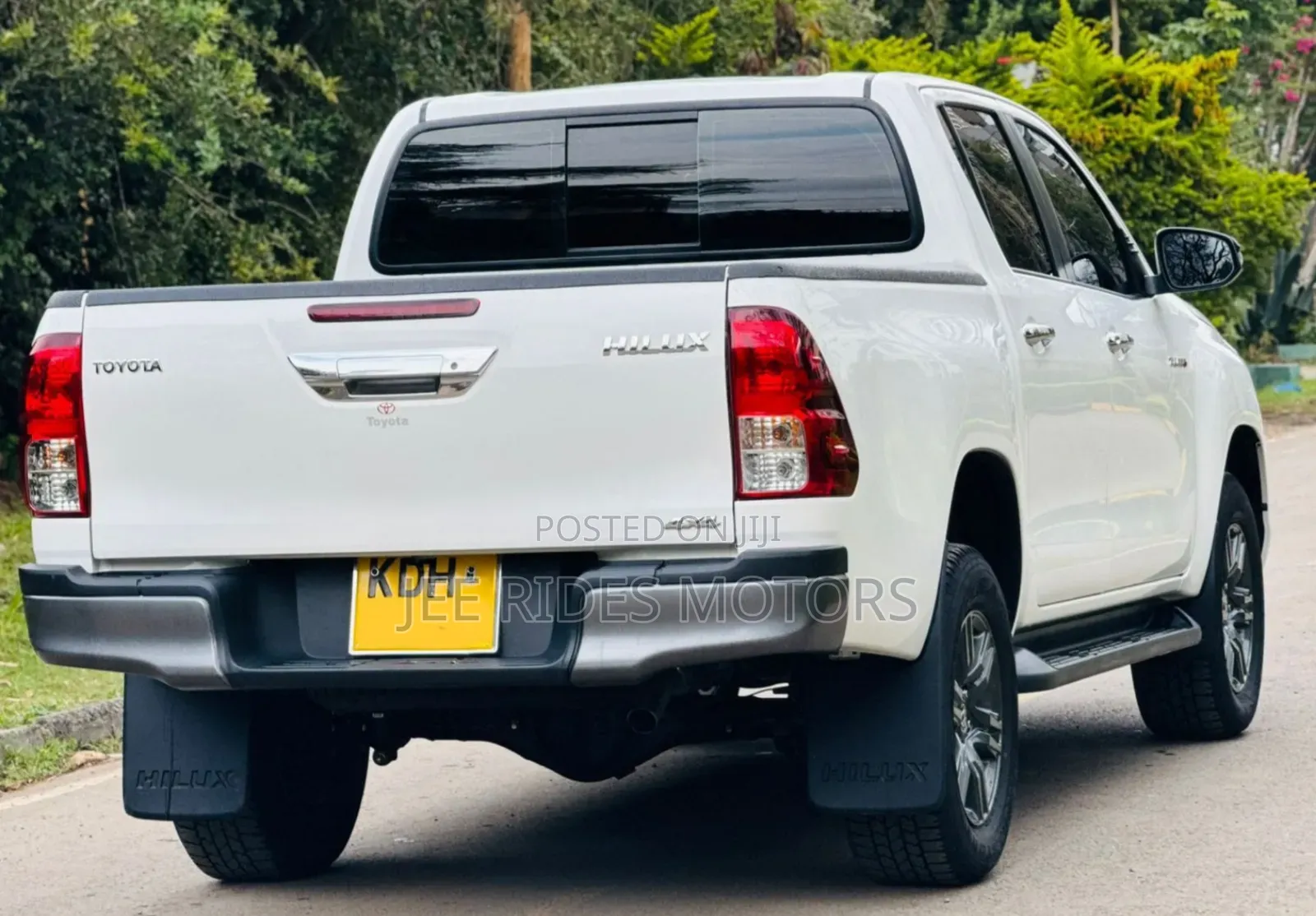 Toyota Hilux Revo Double Cab Deisel 2.4 AWD 2022 White
