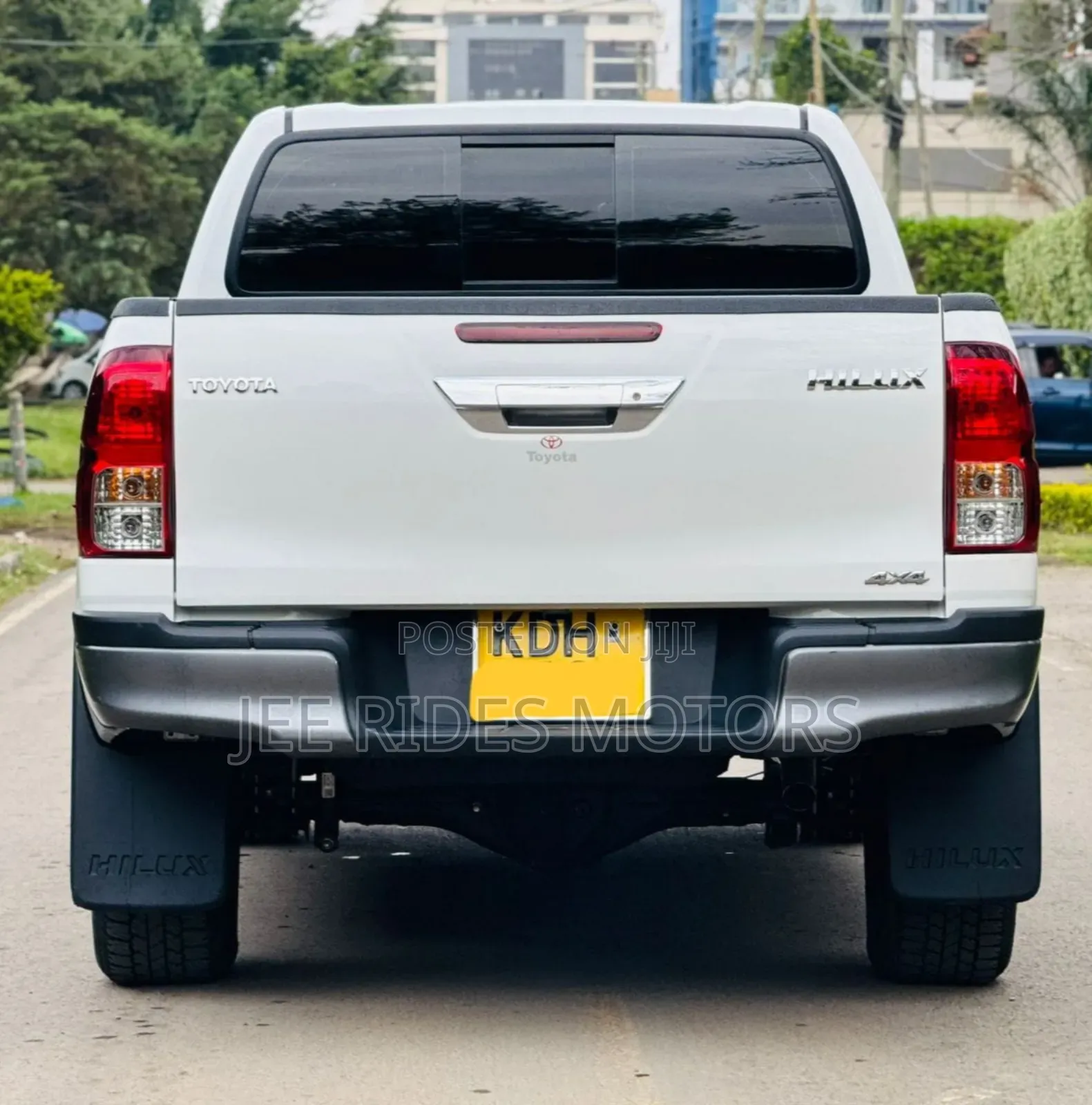 Toyota Hilux Revo Double Cab Deisel 2.4 AWD 2022 White