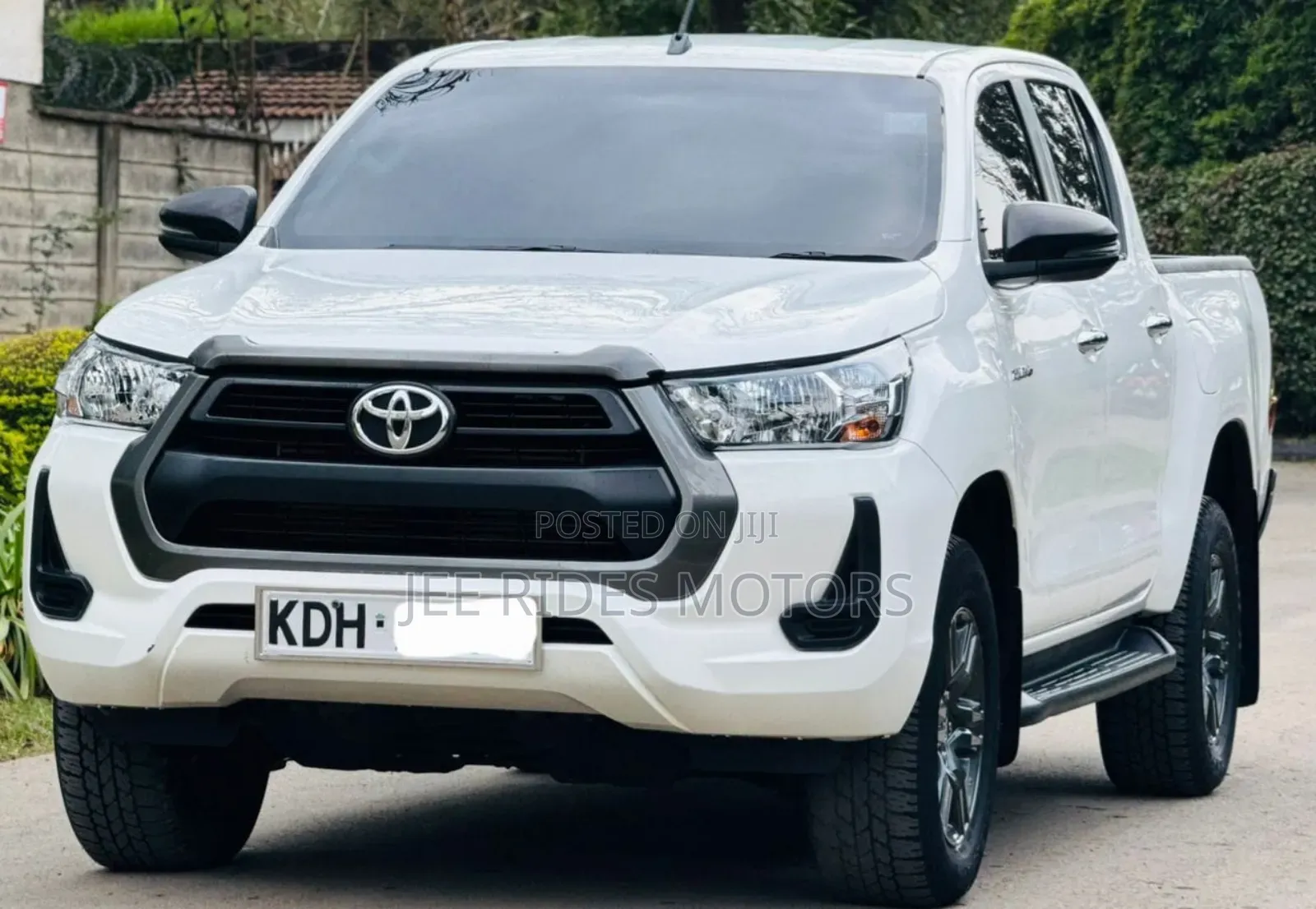 Toyota Hilux Revo Double Cab Deisel 2.4 AWD 2022 White